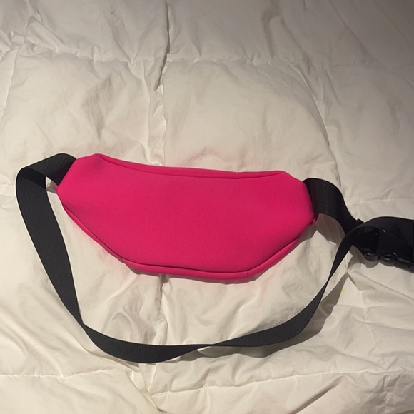 water resistant fanny pack - Picture 2 of 2
